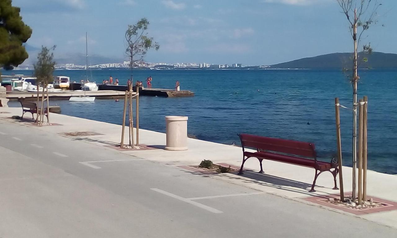 Apartman Figaro Pogled Od Milijun Dolara, 2 Tusa, 2 Wc Kastela Luaran gambar