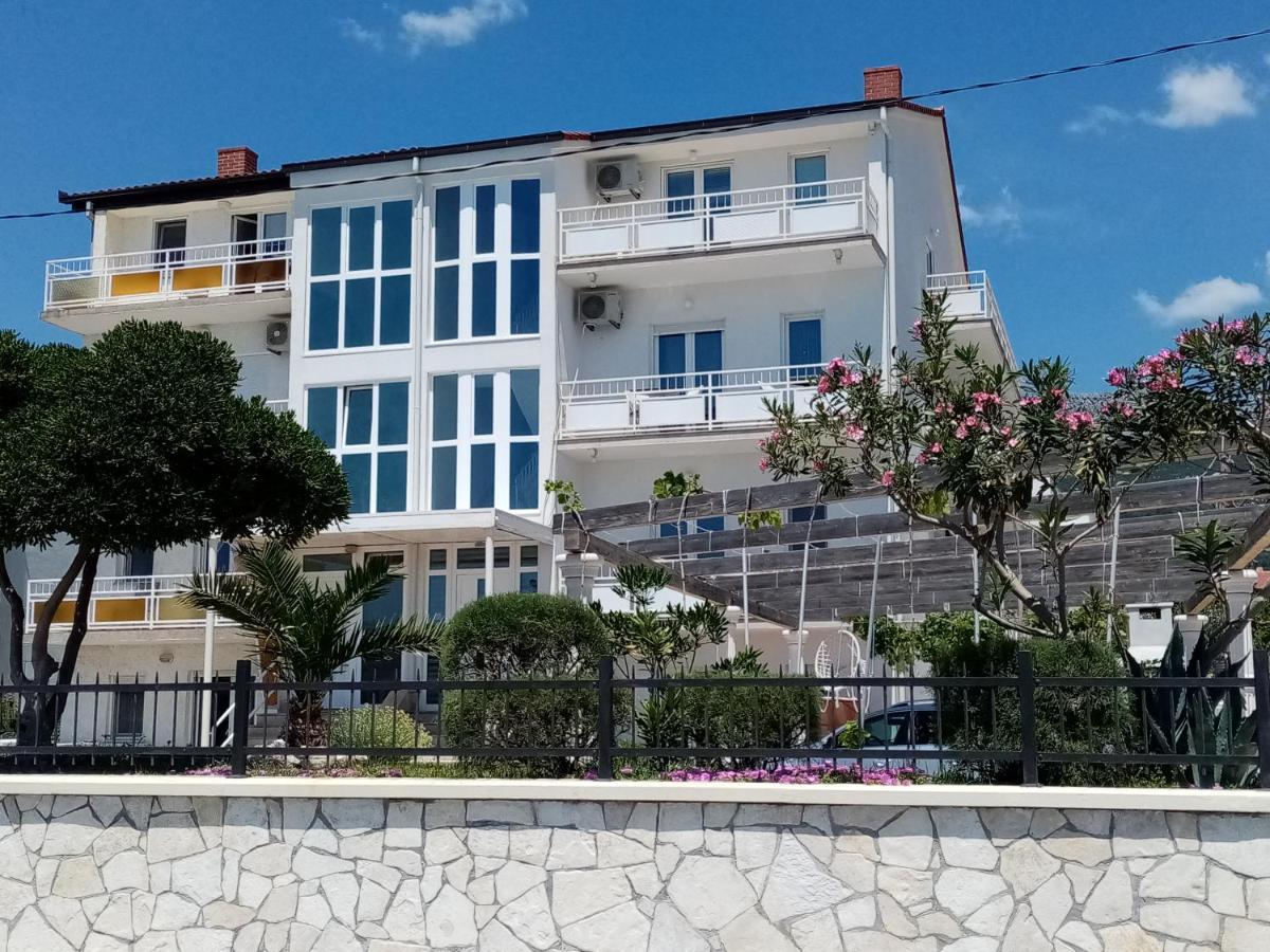 Apartman Figaro Pogled Od Milijun Dolara, 2 Tusa, 2 Wc Kastela Luaran gambar