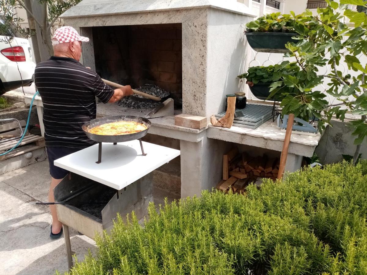 Apartman Figaro Pogled Od Milijun Dolara, 2 Tusa, 2 Wc Kastela Bilik gambar