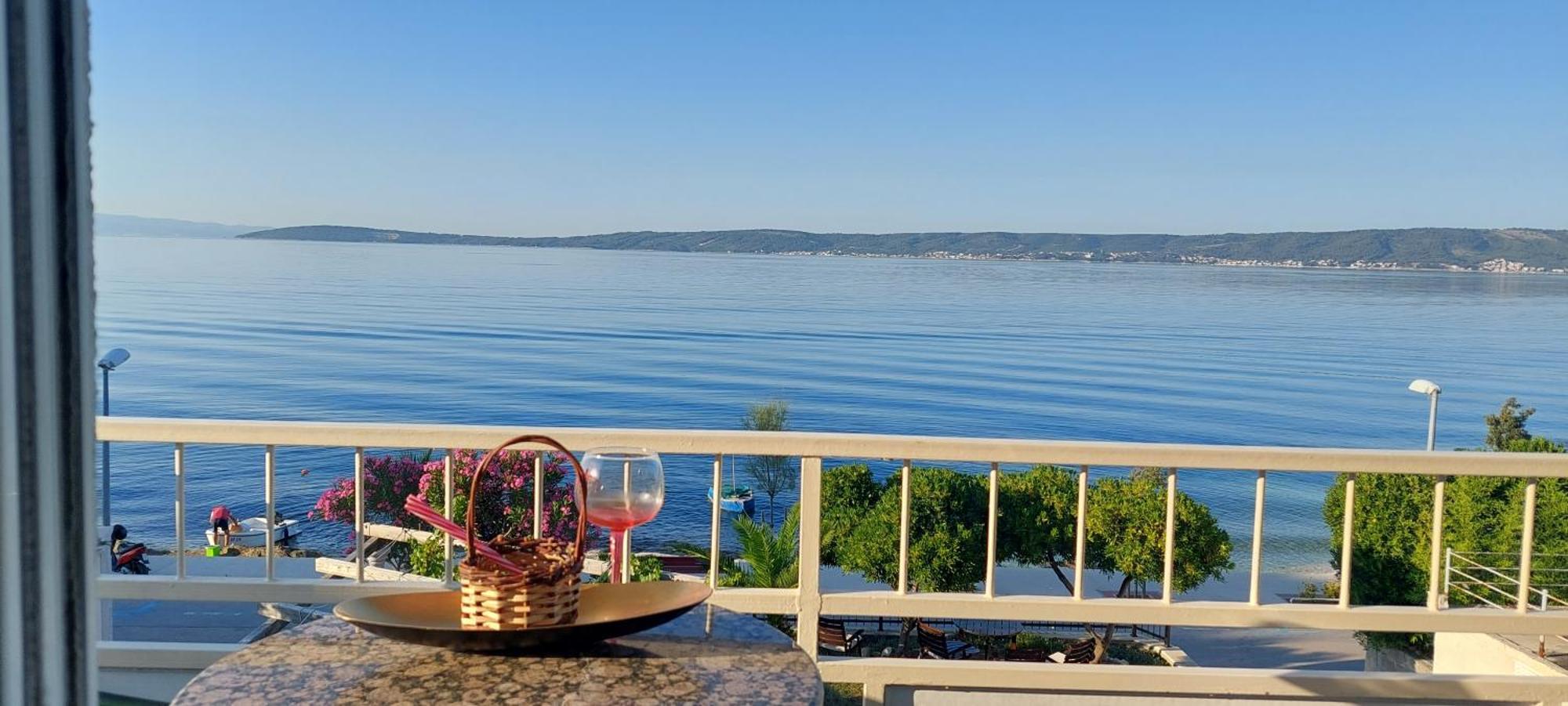 Apartman Figaro Pogled Od Milijun Dolara, 2 Tusa, 2 Wc Kastela Luaran gambar